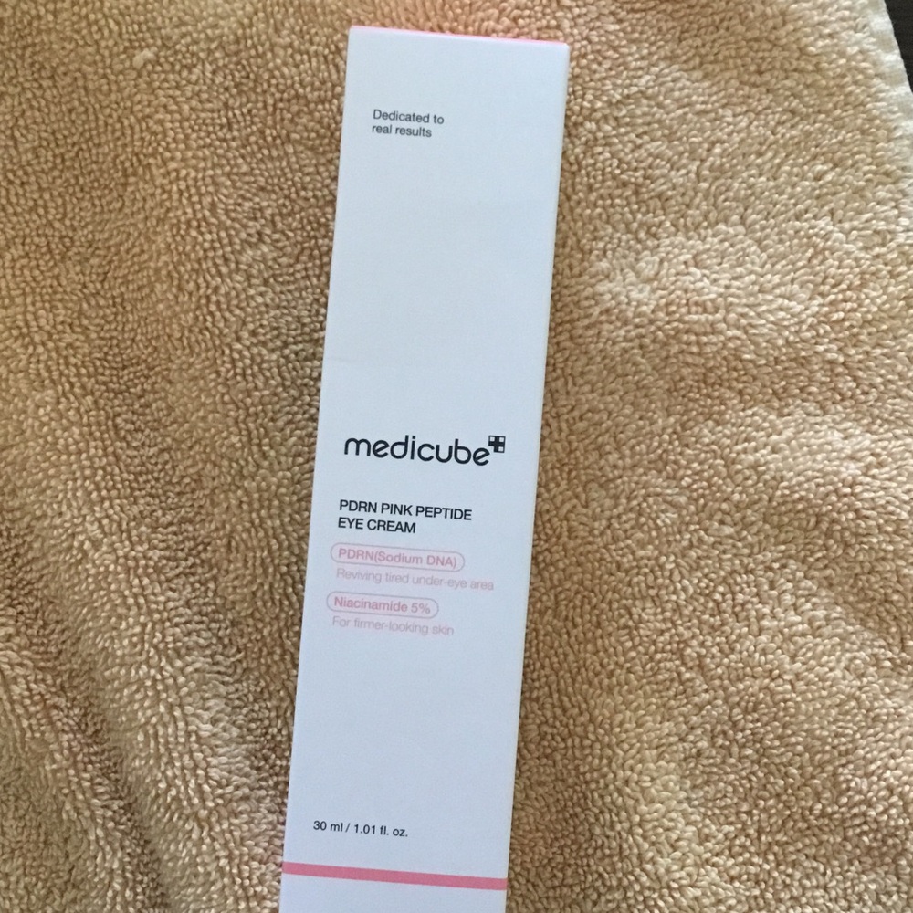 medicube PDRN Pink Peptide Eye Cream — Pink
